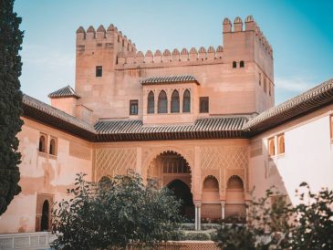 Die Alhambra in Granada: ein Meisterwerk der maurischen Architektur